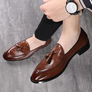 2023 Loafers Férfi cipők Klasszikus Üzleti Alkalmi Esküvői Party Napi Retro kerek lábujj bojt műbőr Egyszínű ruha cipő