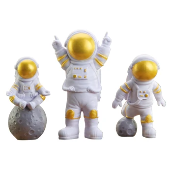 3PCS/SET Űrűrhajós Mini Kézzel készített vízi jármű Figura univerzum Hős Karakter Modell Szobor Asztali dekoráció Gyerek játék ajándék