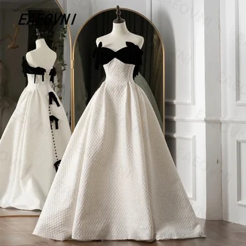 Light Luxury Niche Design Szexi pánt nélküli 2023 kontrasztos színű esküvői ruha Tökéletes erdei stílusú menyasszonyi ruhák Vestido de novia