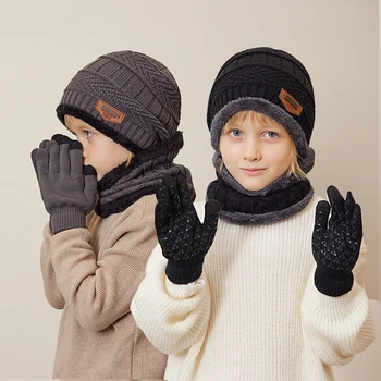 2023 Új háromrészes szett Gyerek plüss kötött pulóver Kültéri kalap Sál Kesztyű Meleg téli divat All-match