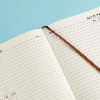 Notebookok tervezése Ideális napi üzleti napló Irodai tervező Borító napirend 365 napos iskolai naptár ütemterv 2024 a PU számára 2